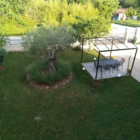 Apartment Vesna Veleniki Exterior photo