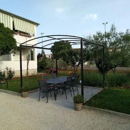 Apartment Vesna Veleniki Exterior photo