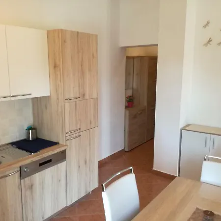 Apartment Vesna Veleniki Exterior photo